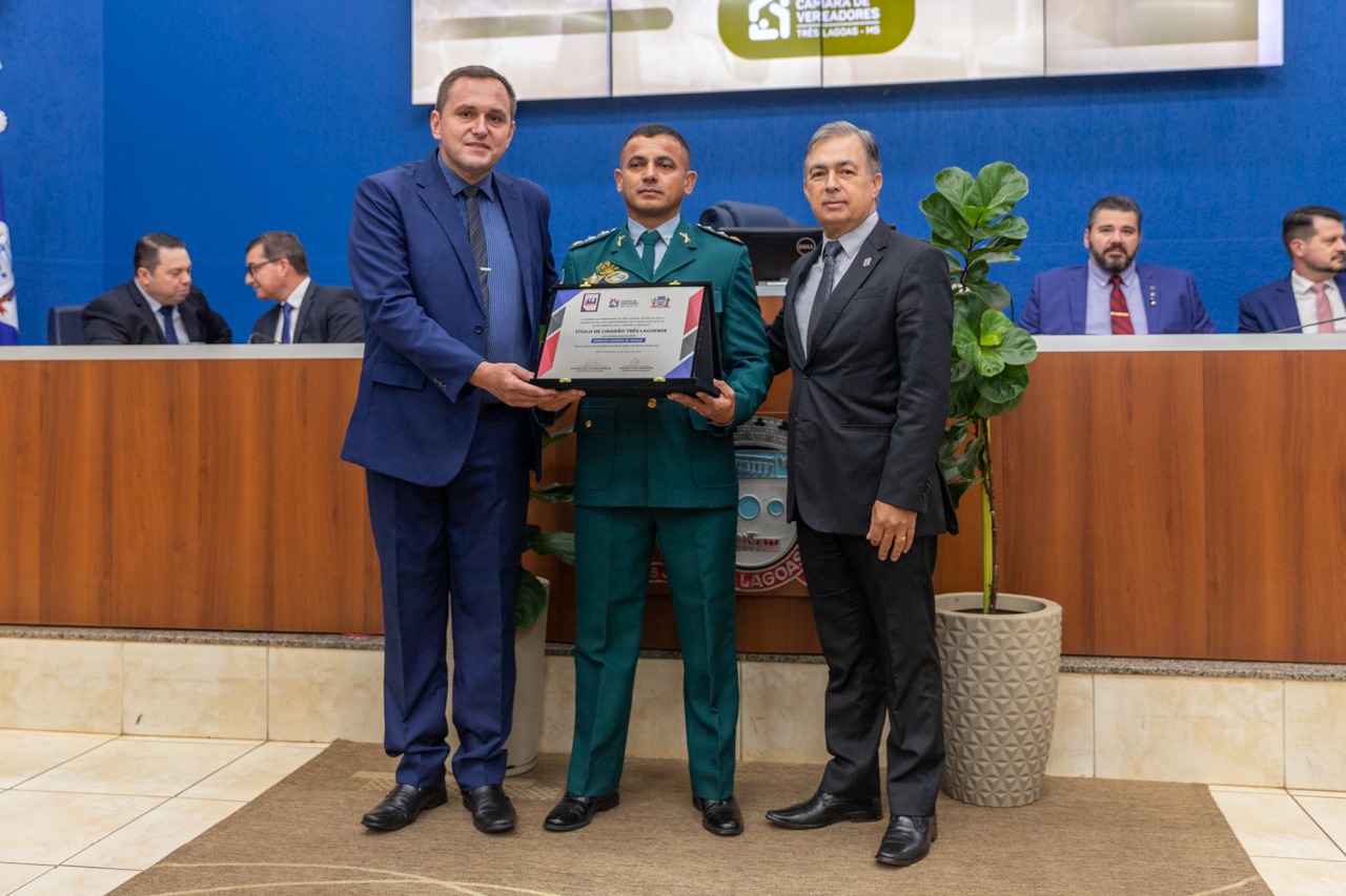 Autoridades da segurança pública do MS recebem títulos de cidadãos três-lagoenses Autoridades da segurança pública do MS recebem títulos de cidadãos três-lagoenses