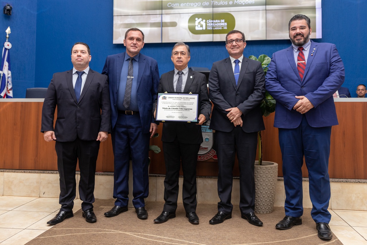 Autoridades da segurança pública do MS recebem títulos de cidadãos três-lagoenses Autoridades da segurança pública do MS recebem títulos de cidadãos três-lagoenses