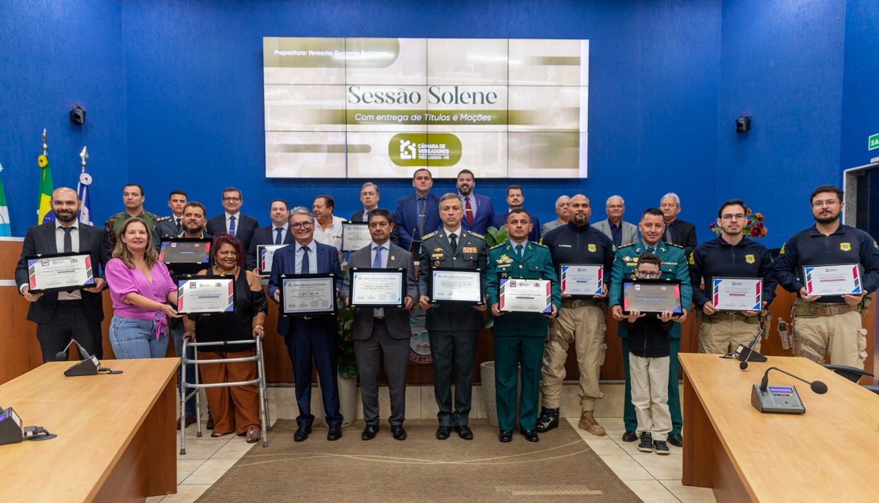 Autoridades da segurança pública do MS recebem títulos de cidadãos três-lagoenses Autoridades da segurança pública do MS recebem títulos de cidadãos três-lagoenses