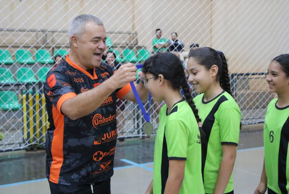 LULOCA e Anglo vencem as finais do futsal Sub-14 dos Jogos Escolares Três-Lagoenses LULOCA e Anglo vencem as finais do futsal Sub-14 dos Jogos Escolares Três-Lagoenses