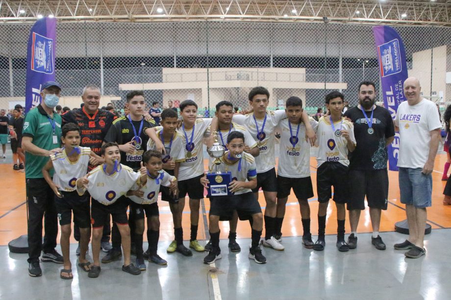 LULOCA e Anglo vencem as finais do futsal Sub-14 dos Jogos Escolares Três-Lagoenses LULOCA e Anglo vencem as finais do futsal Sub-14 dos Jogos Escolares Três-Lagoenses