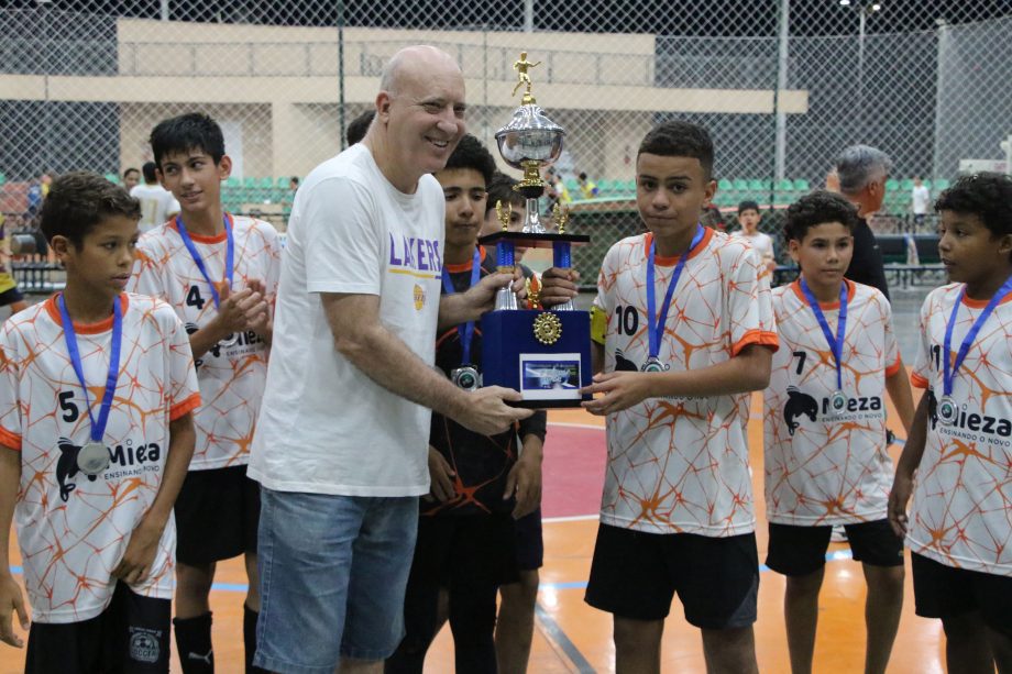 LULOCA e Anglo vencem as finais do futsal Sub-14 dos Jogos Escolares Três-Lagoenses LULOCA e Anglo vencem as finais do futsal Sub-14 dos Jogos Escolares Três-Lagoenses