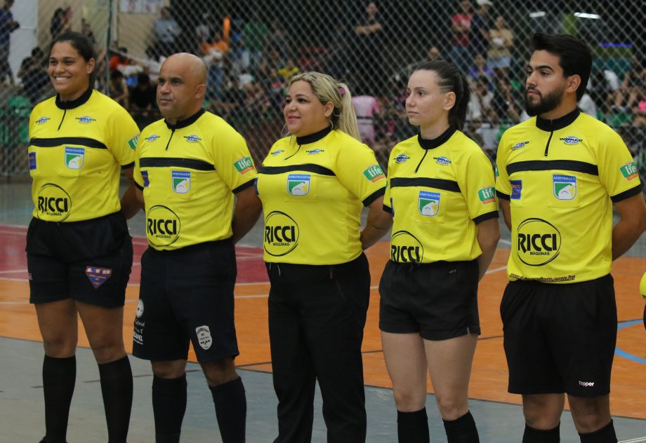 LULOCA e Anglo vencem as finais do futsal Sub-14 dos Jogos Escolares Três-Lagoenses LULOCA e Anglo vencem as finais do futsal Sub-14 dos Jogos Escolares Três-Lagoenses