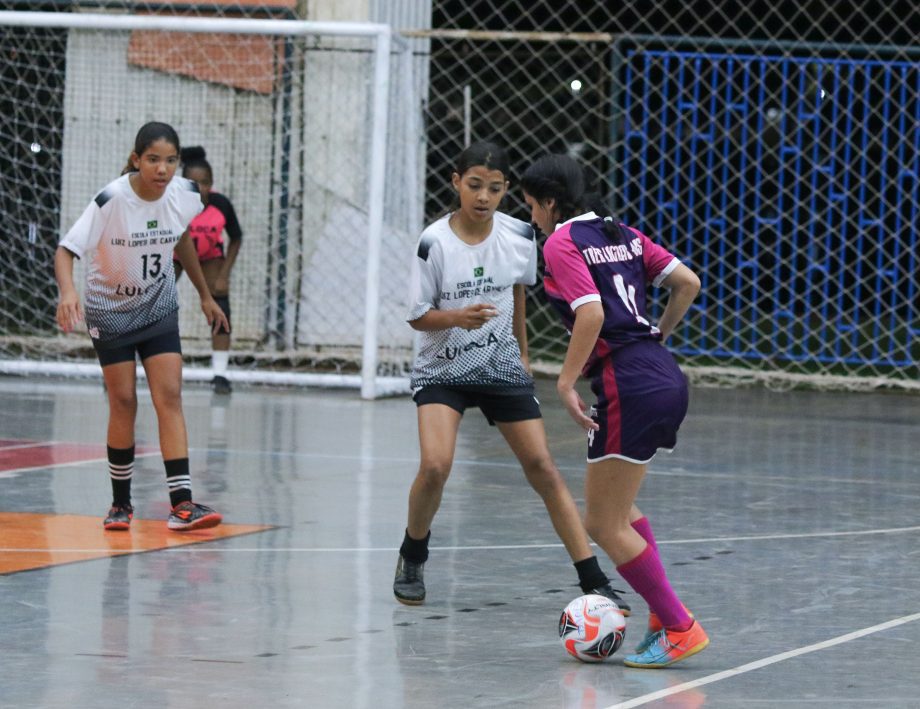 LULOCA e Anglo vencem as finais do futsal Sub-14 dos Jogos Escolares Três-Lagoenses LULOCA e Anglo vencem as finais do futsal Sub-14 dos Jogos Escolares Três-Lagoenses