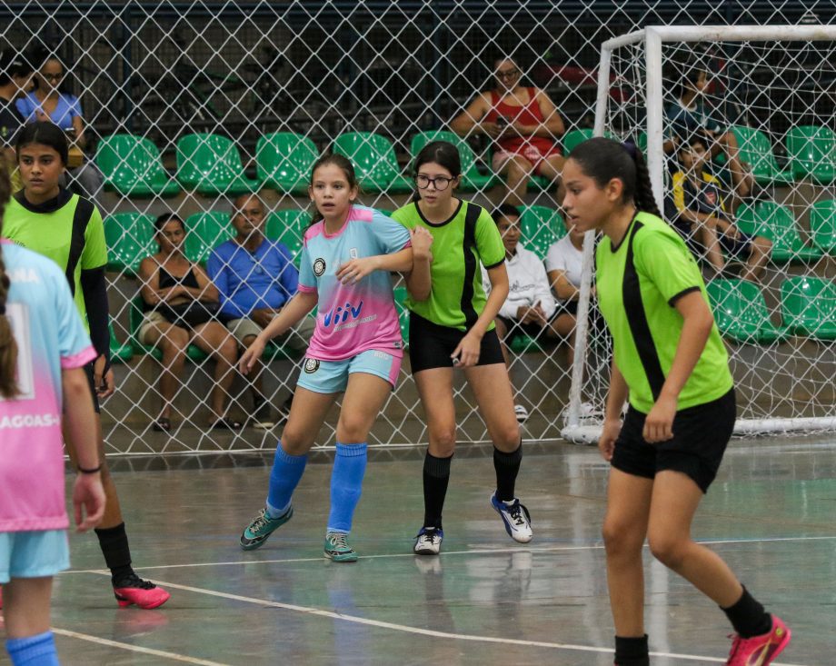 LULOCA e Anglo vencem as finais do futsal Sub-14 dos Jogos Escolares Três-Lagoenses LULOCA e Anglo vencem as finais do futsal Sub-14 dos Jogos Escolares Três-Lagoenses