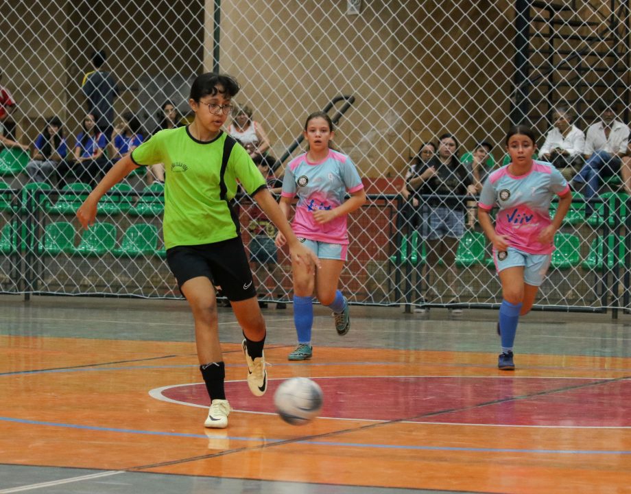 LULOCA e Anglo vencem as finais do futsal Sub-14 dos Jogos Escolares Três-Lagoenses LULOCA e Anglo vencem as finais do futsal Sub-14 dos Jogos Escolares Três-Lagoenses