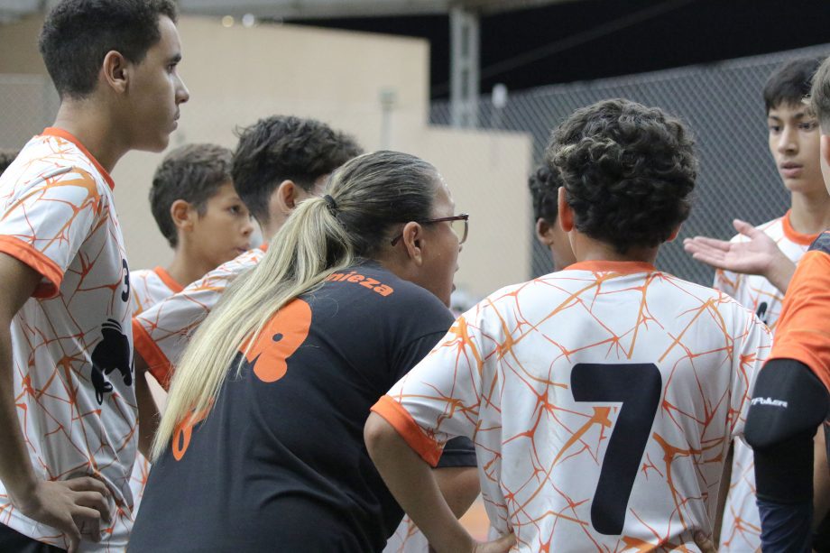 LULOCA e Anglo vencem as finais do futsal Sub-14 dos Jogos Escolares Três-Lagoenses LULOCA e Anglo vencem as finais do futsal Sub-14 dos Jogos Escolares Três-Lagoenses