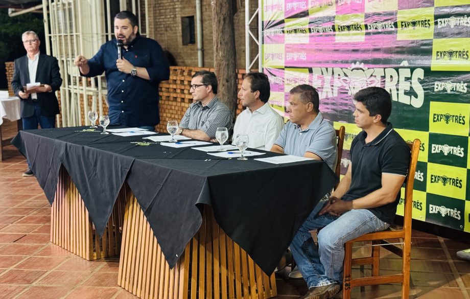 Prefeito Dr. Cassiano Maia participa do lançamento da ExpoTrês 2025 Prefeito Dr. Cassiano Maia participa do lançamento da ExpoTrês 2025
