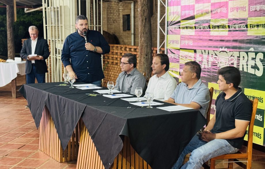 Prefeito Dr. Cassiano Maia participa do lançamento da ExpoTrês 2025 Prefeito Dr. Cassiano Maia participa do lançamento da ExpoTrês 2025