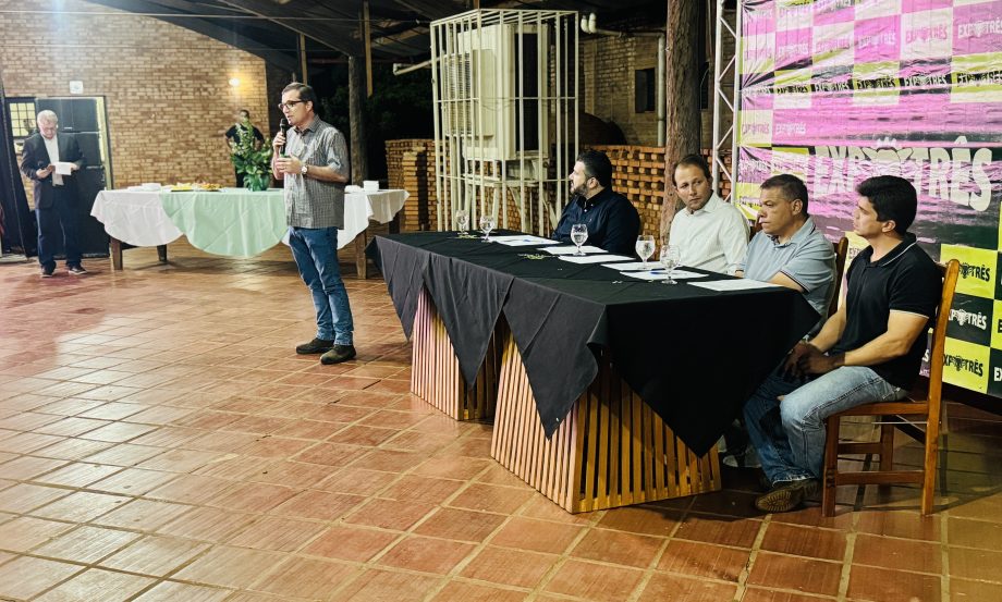 Prefeito Dr. Cassiano Maia participa do lançamento da ExpoTrês 2025 Prefeito Dr. Cassiano Maia participa do lançamento da ExpoTrês 2025