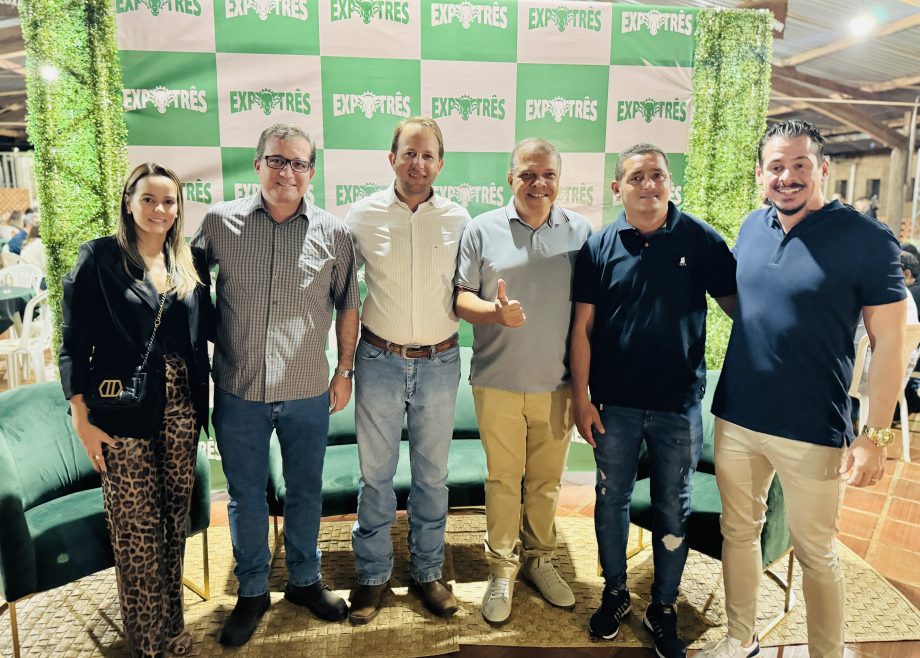 Prefeito Dr. Cassiano Maia participa do lançamento da ExpoTrês 2025 Prefeito Dr. Cassiano Maia participa do lançamento da ExpoTrês 2025