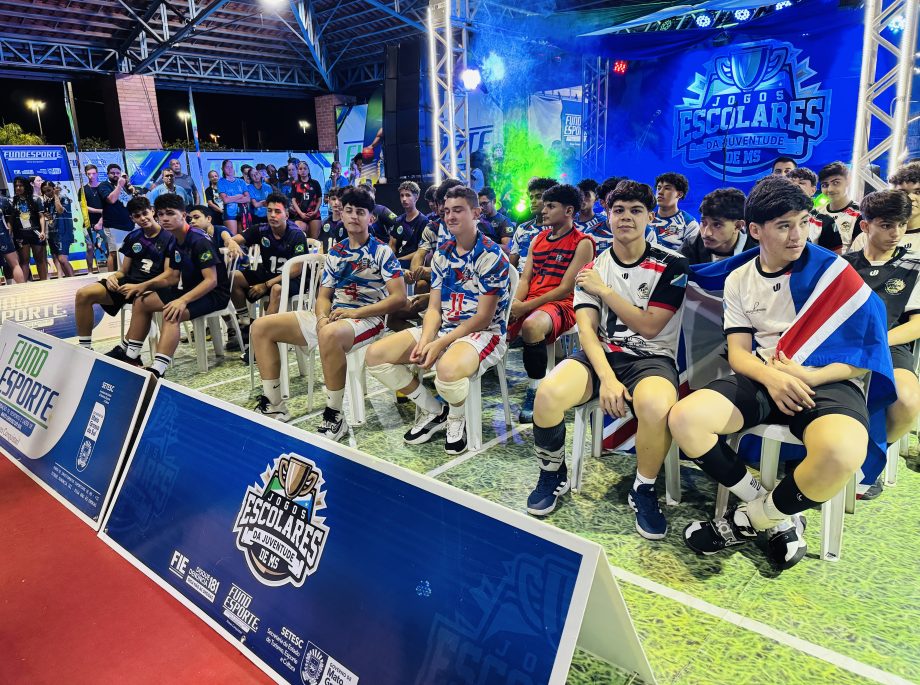 Vôlei feminino de Três Lagoas conquista ouro com campanha invicta; time masculino e equipe de futsal ficaram em 2º