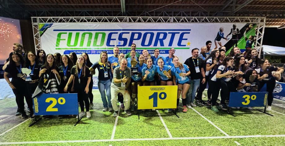 Vôlei feminino de Três Lagoas conquista ouro com campanha invicta; time masculino e equipe de futsal ficaram em 2º