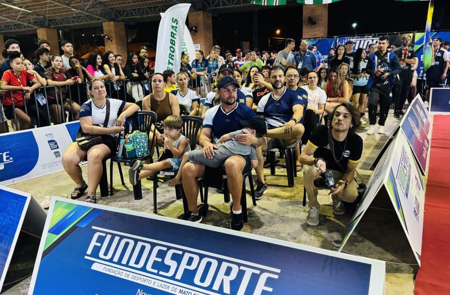 Vôlei feminino de Três Lagoas conquista ouro com campanha invicta; time masculino e equipe de futsal ficaram em 2º