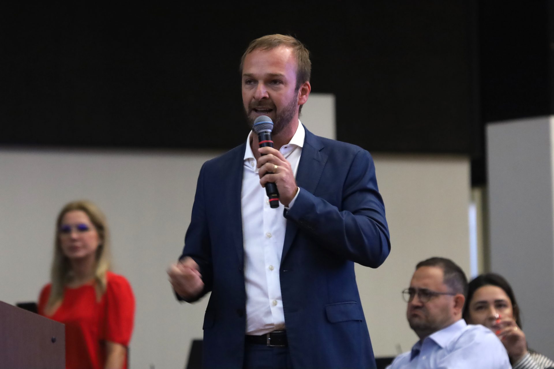 Governo de MS reafirma aos vereadores compromisso de levar investimentos aos 79 municípios Governo de MS reafirma aos vereadores compromisso de levar investimentos aos 79 municípios