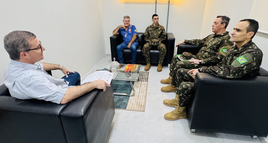 Prefeito Dr. Cassiano Maia toma posse como presidente da Junta Militar de Três Lagoas Prefeito Dr. Cassiano Maia toma posse como presidente da Junta Militar de Três Lagoas