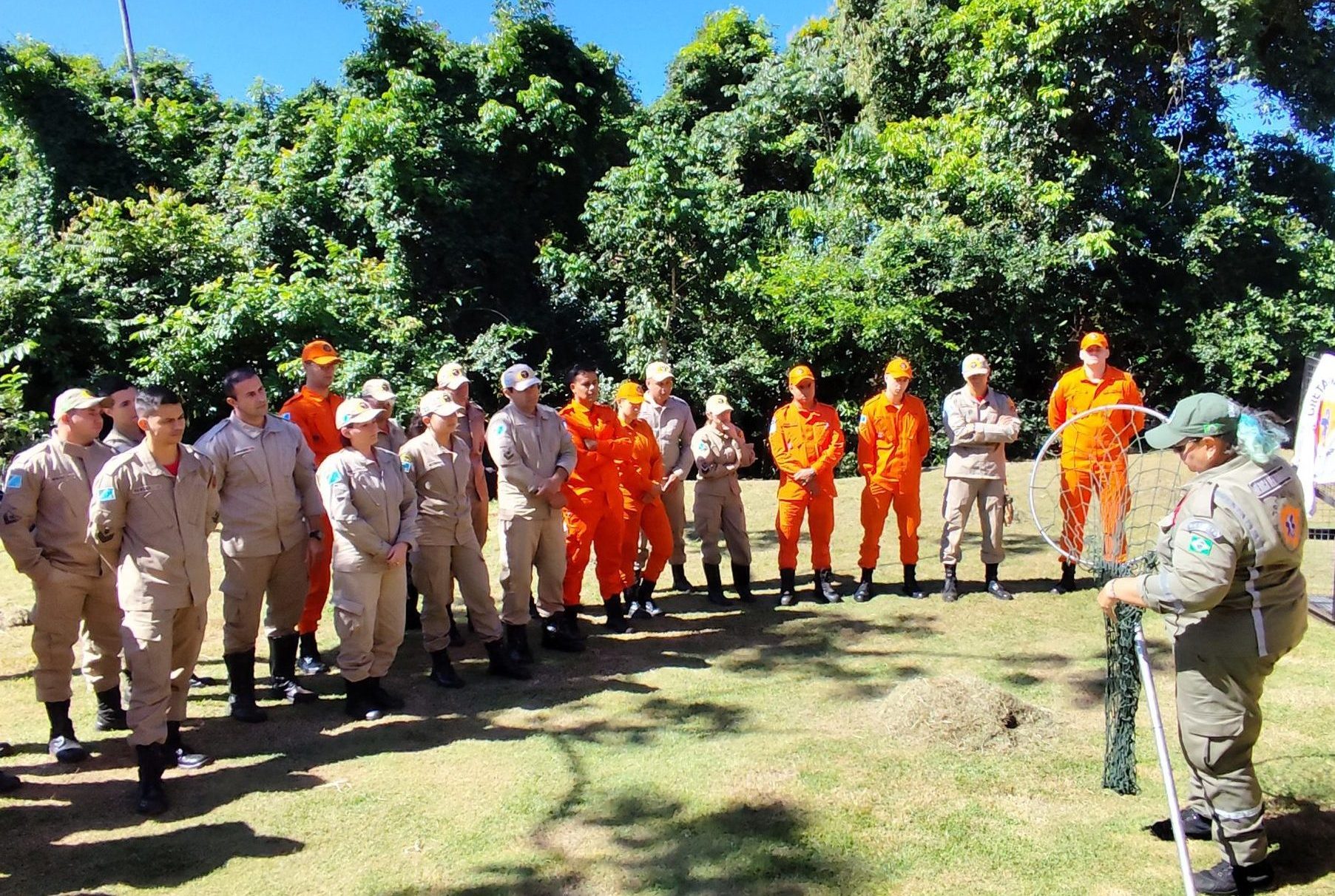 Na luta contra o fogo toda vida importa e Bombeiros aprimoram técnicas para resgate de animais silvestres Na luta contra o fogo toda vida importa e Bombeiros aprimoram técnicas para resgate de animais silvestres
