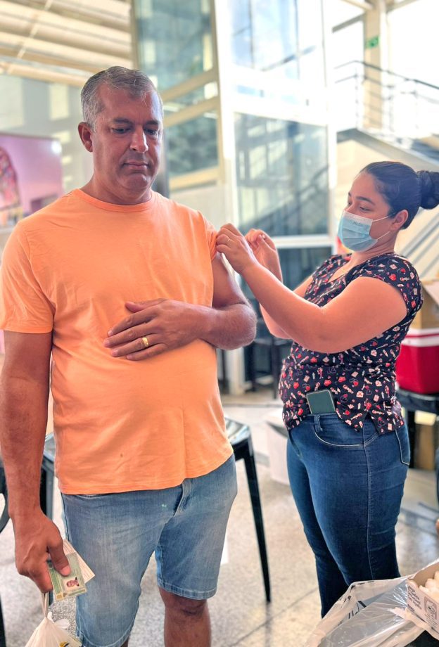 Apesar de ainda estar baixa, Três Lagoas sobe 11,93% na imunização após liberação da vacina contra gripe Apesar de ainda estar baixa, Três Lagoas sobe 11,93% na imunização após liberação da vacina contra gripe