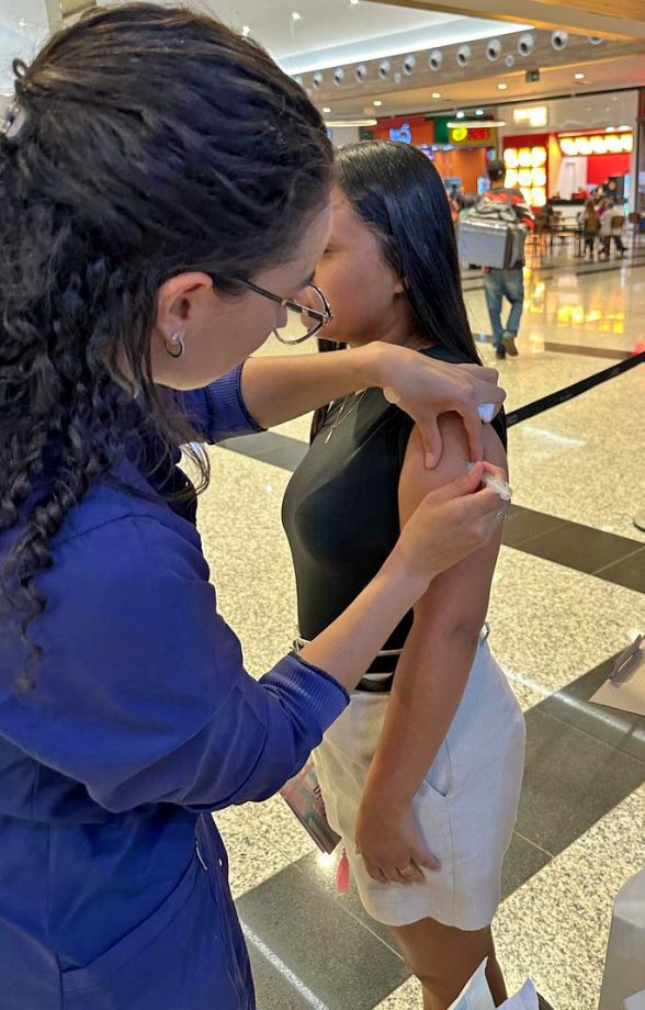 Saúde vacina 998 pessoas em ações da Campanha de Vacinação Contra a Influenza/Gripe no final de semana Saúde vacina 998 pessoas em ações da Campanha de Vacinação Contra a Influenza/Gripe no final de semana