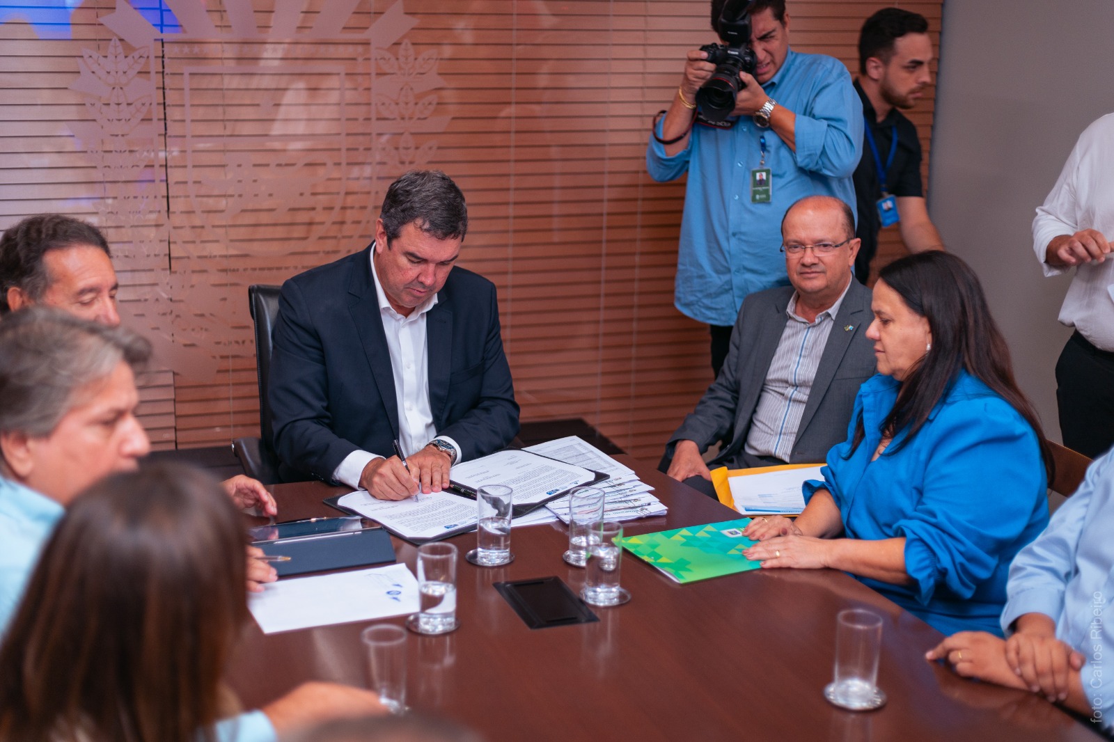 Estado firma convênio com Bataguassu para restaurar principais vias urbanas e anuncia R$ 25 milhões em investimentos Estado firma convênio com Bataguassu para restaurar principais vias urbanas e anuncia R$ 25 milhões em investimentos