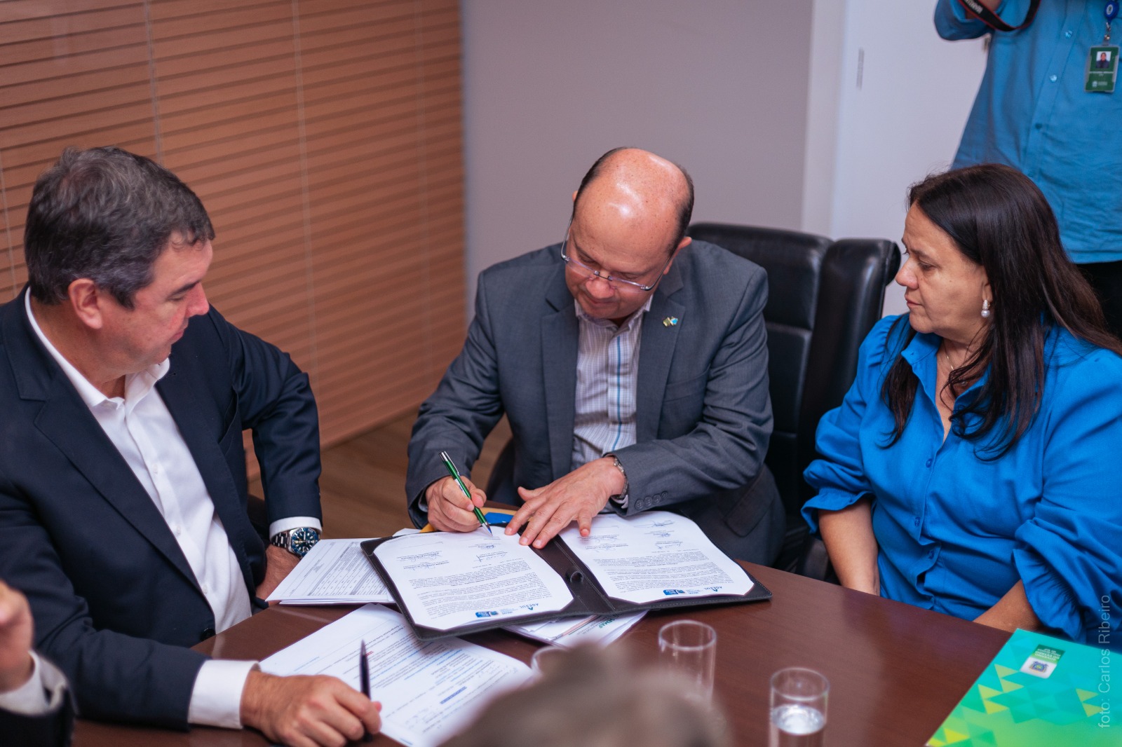 Estado firma convênio com Bataguassu para restaurar principais vias urbanas e anuncia R$ 25 milhões em investimentos Estado firma convênio com Bataguassu para restaurar principais vias urbanas e anuncia R$ 25 milhões em investimentos