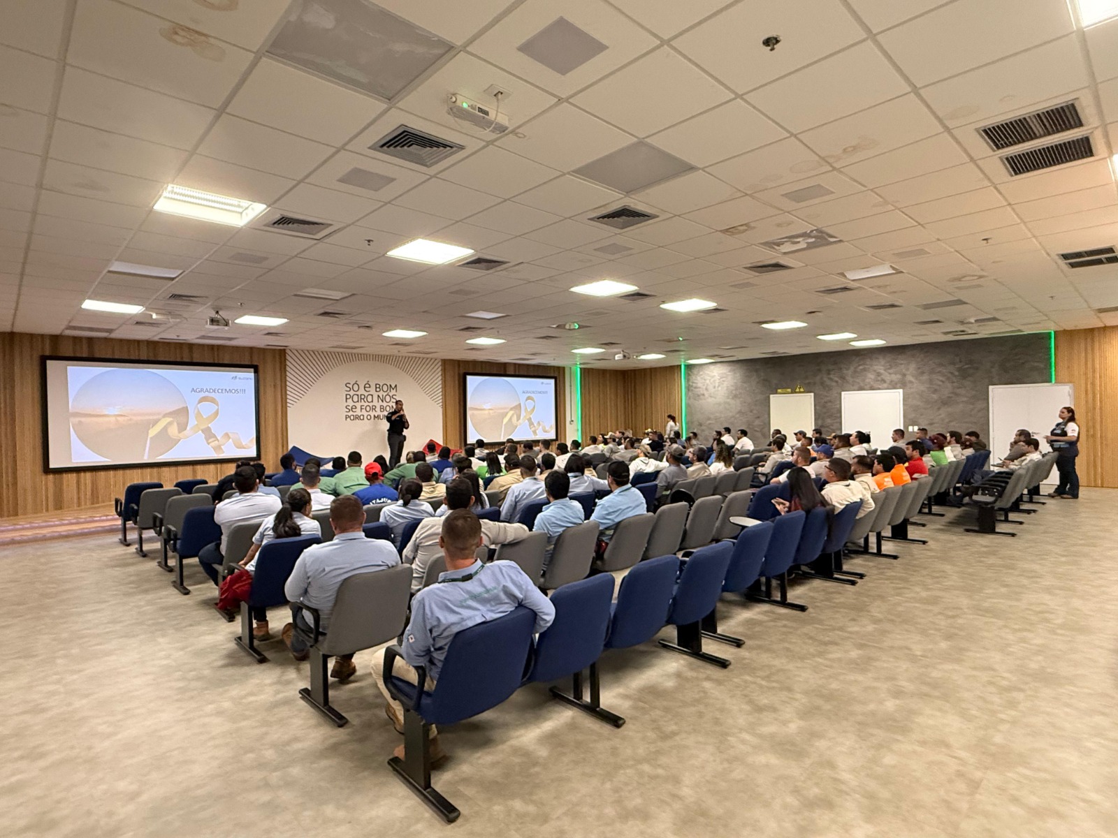 Polícia Civil palestra contra furtos e roubos de defensivos agrícolas em empresa de Ribas do Rio Pardo Polícia Civil palestra contra furtos e roubos de defensivos agrícolas em empresa de Ribas do Rio Pardo