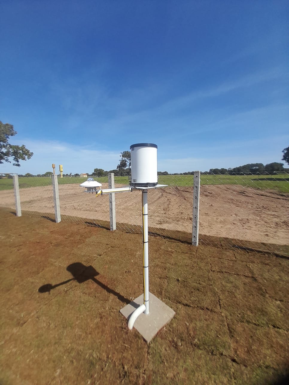 Operada pelo Cemtec-MS, primeira estação meteorológica instalada no Pantanal começa a transmitir dados Operada pelo Cemtec-MS, primeira estação meteorológica instalada no Pantanal começa a transmitir dados