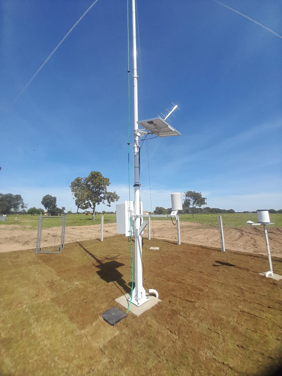 Operada pelo Cemtec-MS, primeira estação meteorológica instalada no Pantanal começa a transmitir dados Operada pelo Cemtec-MS, primeira estação meteorológica instalada no Pantanal começa a transmitir dados