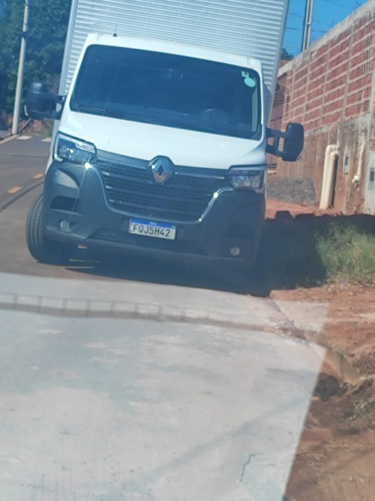 Ação policial apreende 860 kg de drogas transportadas em caminhão em Santa Rita do Pardo Ação policial apreende 860 kg de drogas transportadas em caminhão em Santa Rita do Pardo