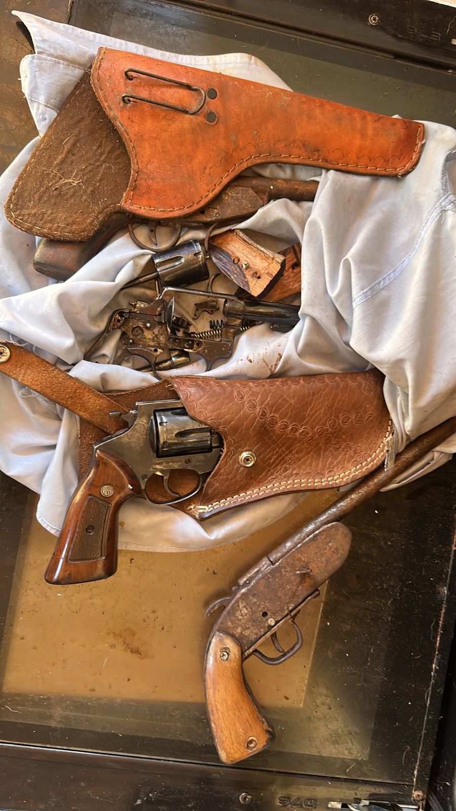 Polícia Civil prende indivíduo por posse irregular de arma de fogo e munições em Dourados Polícia Civil prende indivíduo por posse irregular de arma de fogo e munições em Dourados