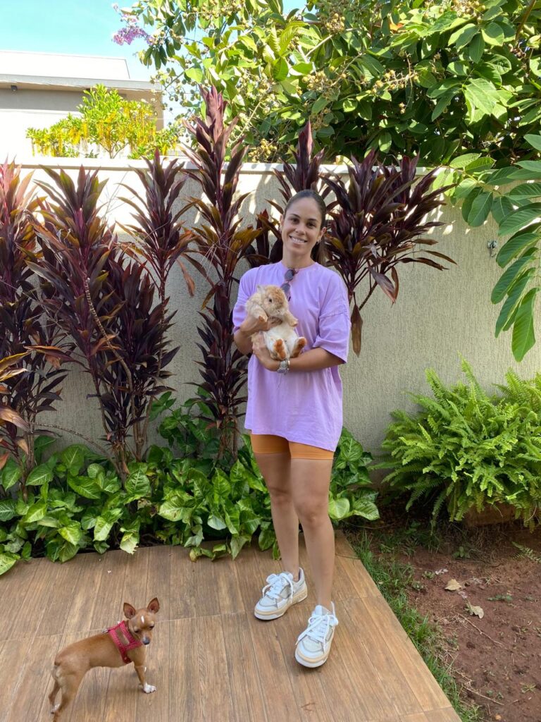 Quer viajar sem preocupações com seu animal de estimação? Patinhas Pet Sitter é a babá do seu dog Quer viajar sem preocupações com seu animal de estimação? Patinhas Pet Sitter é a babá do seu dog