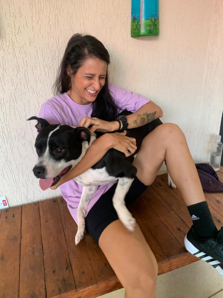 Quer viajar sem preocupações com seu animal de estimação? Patinhas Pet Sitter é a babá do seu dog Quer viajar sem preocupações com seu animal de estimação? Patinhas Pet Sitter é a babá do seu dog