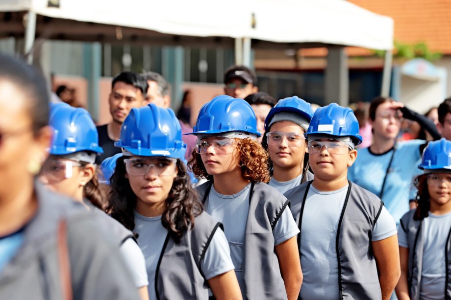 Desfile Cívico de 110 anos de TL é marcado por anúncios de investimentos e participação popular Desfile Cívico de 110 anos de TL é marcado por anúncios de investimentos e participação popular
