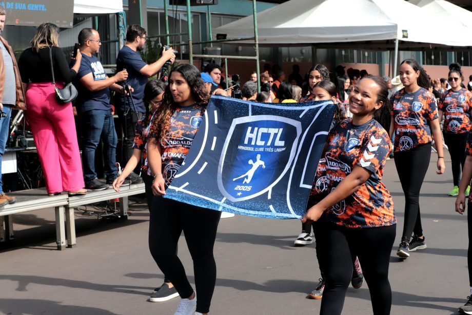 Desfile Cívico de 110 anos de TL é marcado por anúncios de investimentos e participação popular Desfile Cívico de 110 anos de TL é marcado por anúncios de investimentos e participação popular