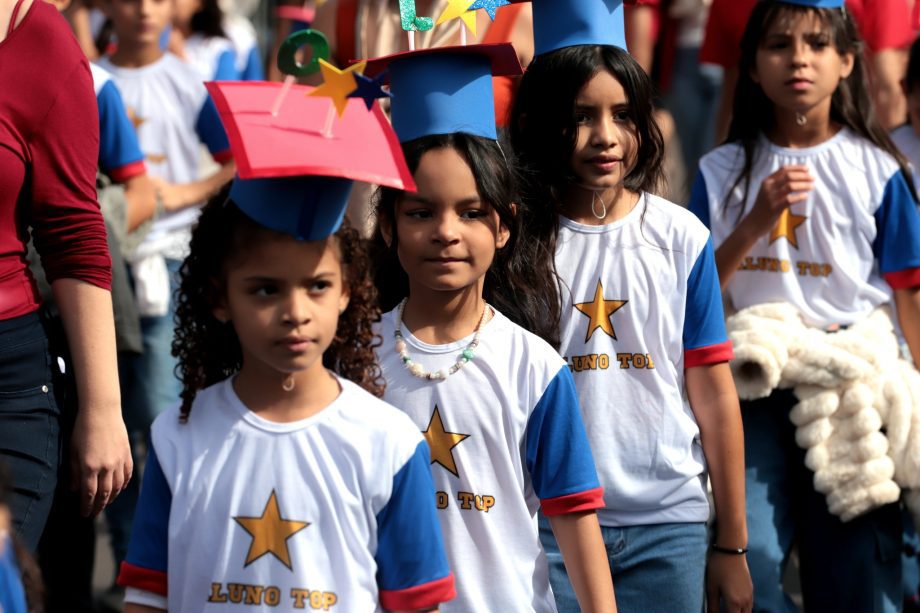 Desfile Cívico de 110 anos de TL é marcado por anúncios de investimentos e participação popular Desfile Cívico de 110 anos de TL é marcado por anúncios de investimentos e participação popular