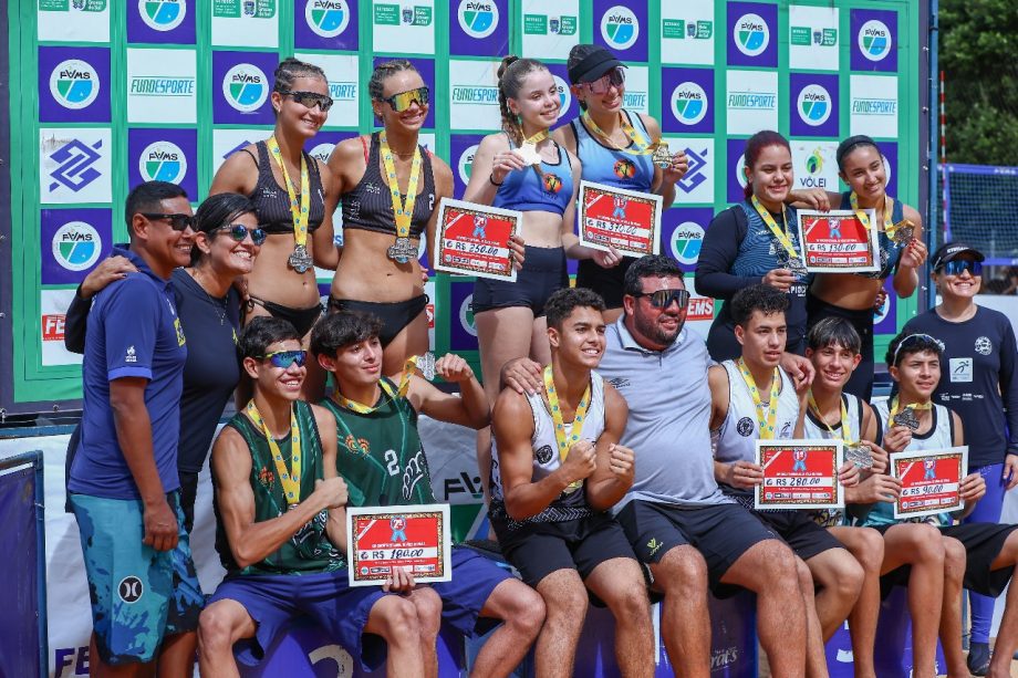 Késia e Clara Ventania garantem pódio em todas as categorias da 2ª etapa do Circuito Estadual de Vôlei de Praia Késia e Clara Ventania garantem pódio em todas as categorias da 2ª etapa do Circuito Estadual de Vôlei de Praia