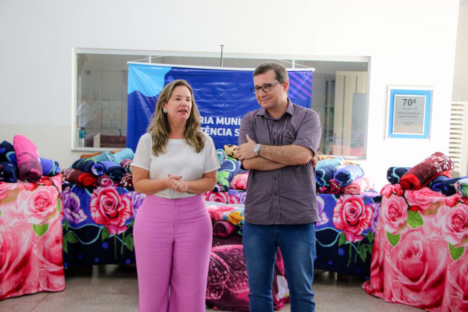 Prefeitura e Governo de MS entregam cobertores para as famílias atendidas pelos CRAS Prefeitura e Governo de MS entregam cobertores para as famílias atendidas pelos CRAS