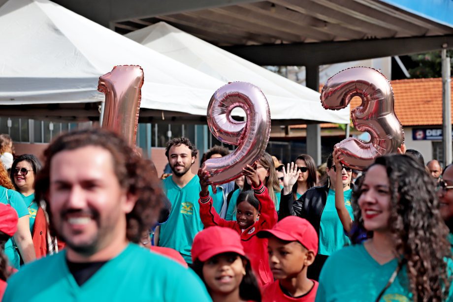 Desfile Cívico de 110 anos de TL é marcado por anúncios de investimentos e participação popular Desfile Cívico de 110 anos de TL é marcado por anúncios de investimentos e participação popular