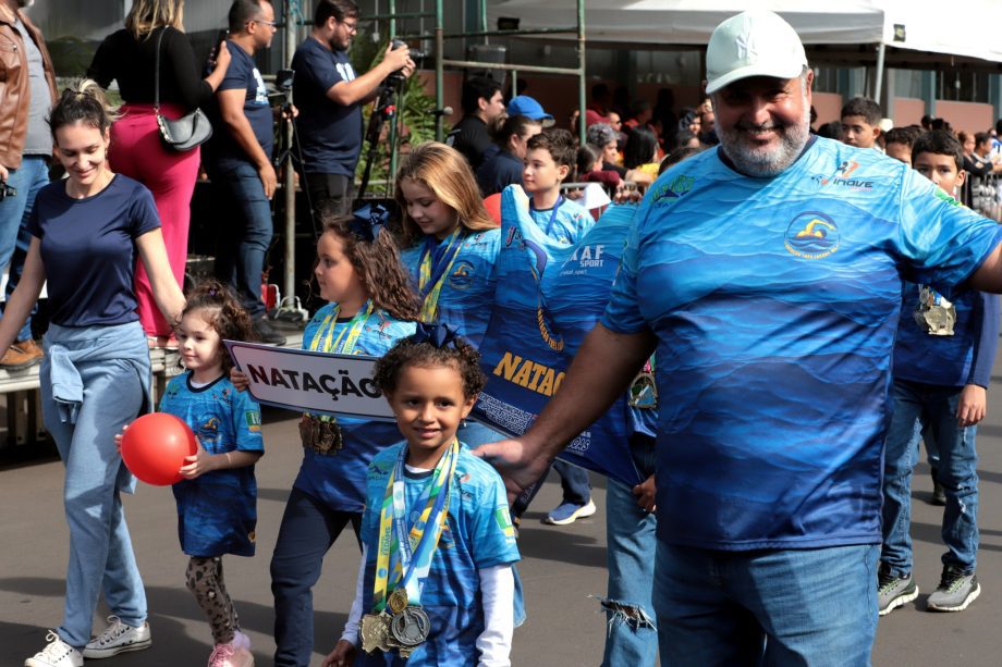 Desfile Cívico de 110 anos de TL é marcado por anúncios de investimentos e participação popular Desfile Cívico de 110 anos de TL é marcado por anúncios de investimentos e participação popular