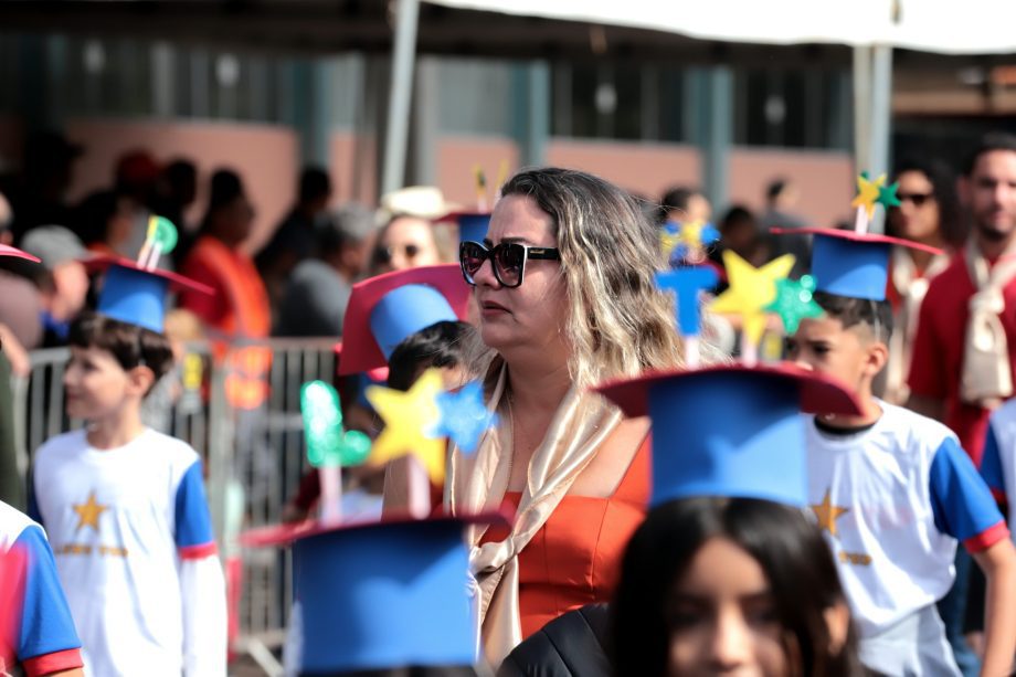 Desfile Cívico de 110 anos de TL é marcado por anúncios de investimentos e participação popular Desfile Cívico de 110 anos de TL é marcado por anúncios de investimentos e participação popular