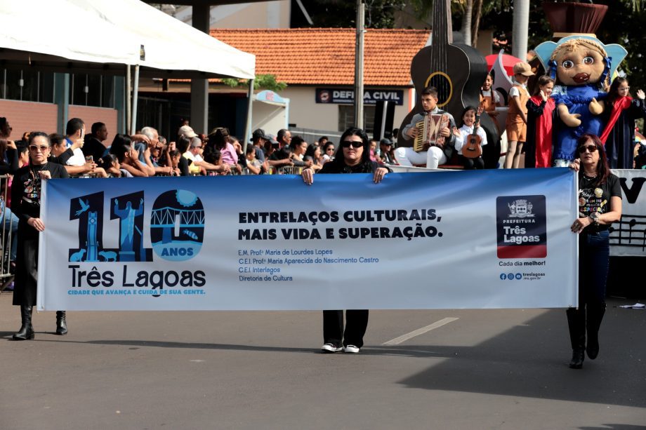 Desfile Cívico de 110 anos de TL é marcado por anúncios de investimentos e participação popular Desfile Cívico de 110 anos de TL é marcado por anúncios de investimentos e participação popular