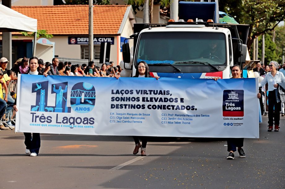 Desfile Cívico de 110 anos de TL é marcado por anúncios de investimentos e participação popular Desfile Cívico de 110 anos de TL é marcado por anúncios de investimentos e participação popular