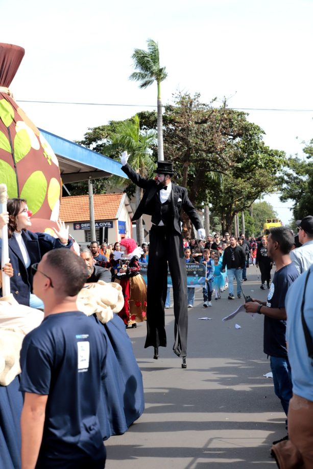 Desfile Cívico de 110 anos de TL é marcado por anúncios de investimentos e participação popular Desfile Cívico de 110 anos de TL é marcado por anúncios de investimentos e participação popular