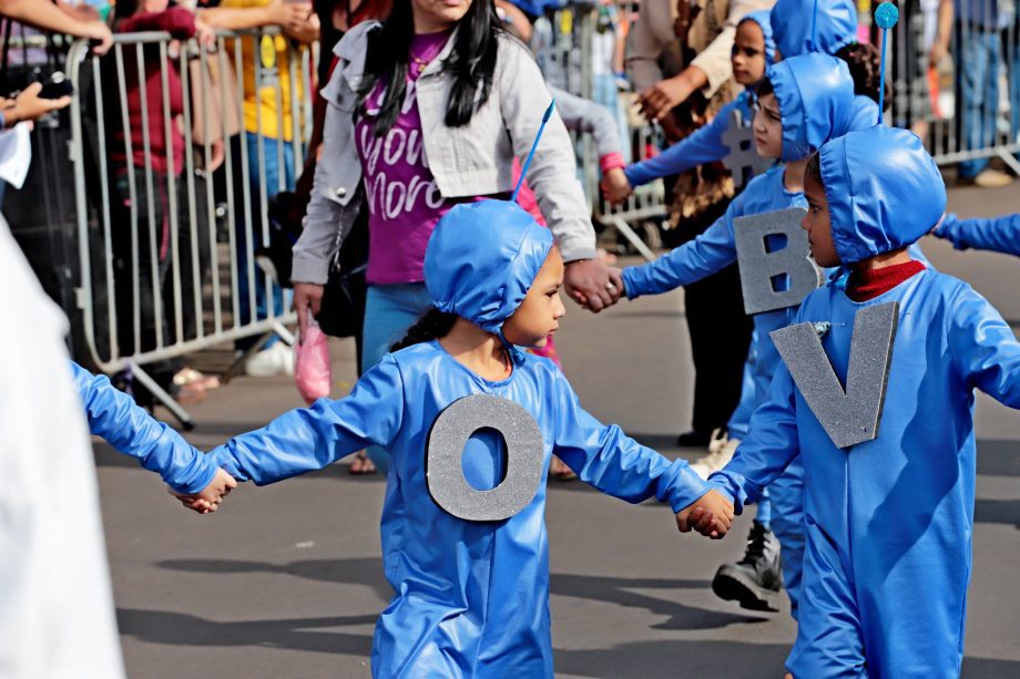 Desfile Cívico de 110 anos de TL é marcado por anúncios de investimentos e participação popular Desfile Cívico de 110 anos de TL é marcado por anúncios de investimentos e participação popular