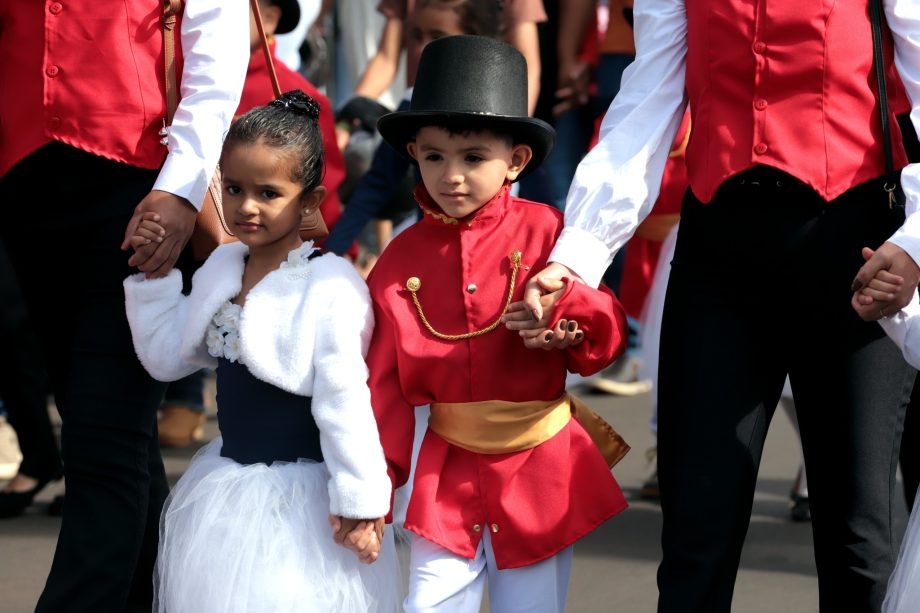 Desfile Cívico de 110 anos de TL é marcado por anúncios de investimentos e participação popular Desfile Cívico de 110 anos de TL é marcado por anúncios de investimentos e participação popular