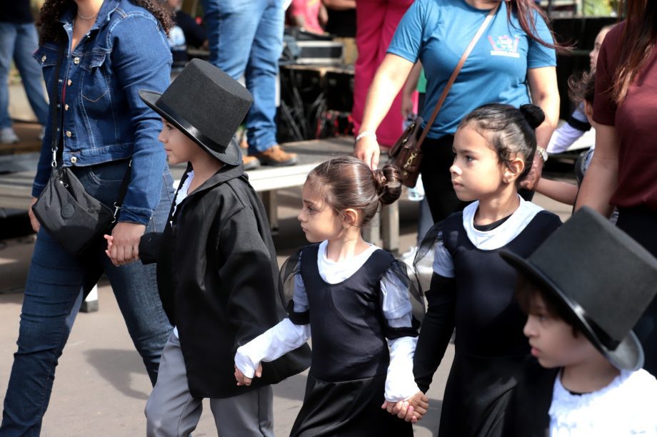 Desfile Cívico de 110 anos de TL é marcado por anúncios de investimentos e participação popular Desfile Cívico de 110 anos de TL é marcado por anúncios de investimentos e participação popular