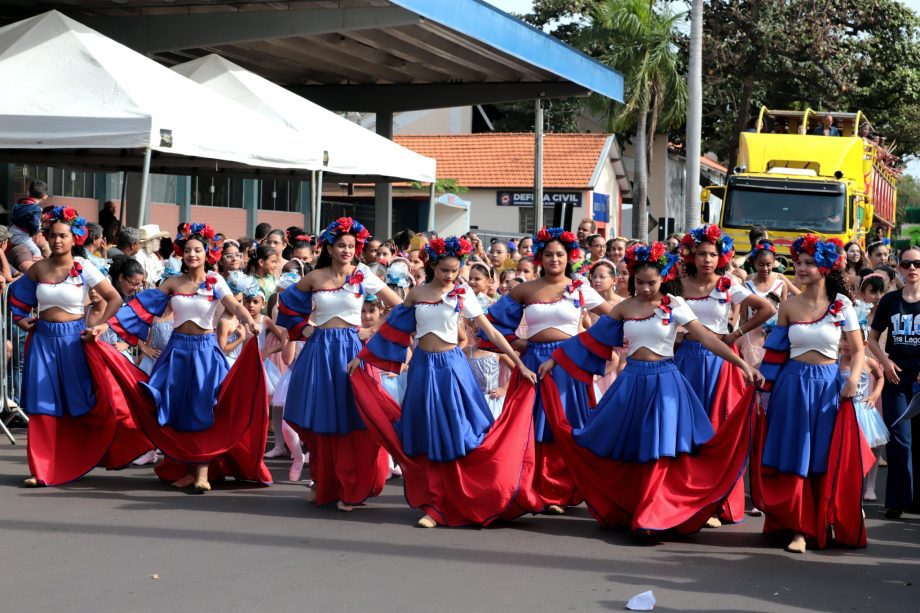 Desfile Cívico de 110 anos de TL é marcado por anúncios de investimentos e participação popular Desfile Cívico de 110 anos de TL é marcado por anúncios de investimentos e participação popular