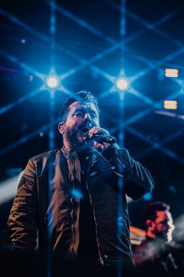 Abertura do Rodeio emociona público na Expotrês 2025 com show de Bruno & Marrone e participação especial de Enzo Rabelo