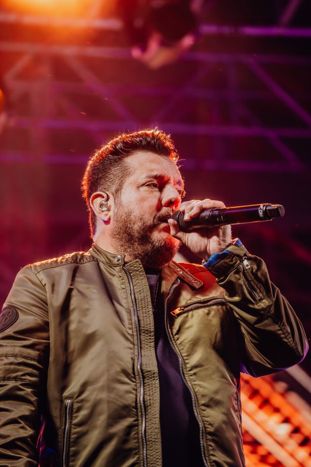 Abertura do Rodeio emociona público na Expotrês 2025 com show de Bruno & Marrone e participação especial de Enzo Rabelo