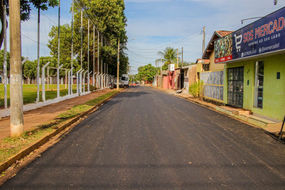 Prefeitura realiza recapeamento da Vila São João com equipe e recursos próprios Prefeitura realiza recapeamento da Vila São João com equipe e recursos próprios